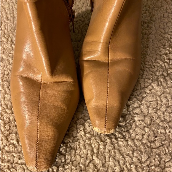 Michelle D 7.5 Tan Ankle Boots w/zipper side - Picture 4 of 5